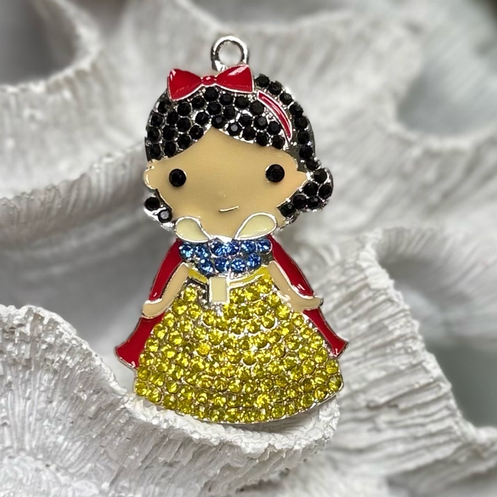 NEW Snow White Crystal Rhinestones Pendant w 925 Sterling Silver Chain Necklace